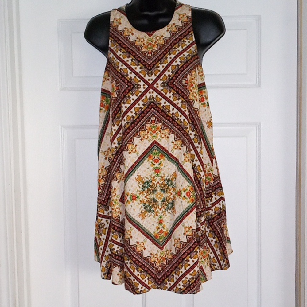Taylor and Sage, size medium, multi color top